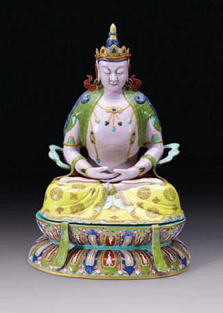 Chinese buyers bid strongly at the Sotheby's Australia auction of Fine Asian, Australian and European Arts and Design in Sydney on April 15, with the highest price in the Chinese section of the sale for a rare “famille rose” figure of the god Amitays. Estimated at $10,000 to $15,000 it found its way ultimately to $185,000 hammer with two Sotheby's staffers taking bids over the phone. 